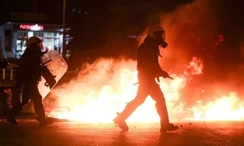Νέα Σμύρνη Επεισόδια: Τα προφίλ των δραστών - Ο Ελληνοϊρακινός, ο Ελληνοαλβανός και οι επτά ανήλικοι