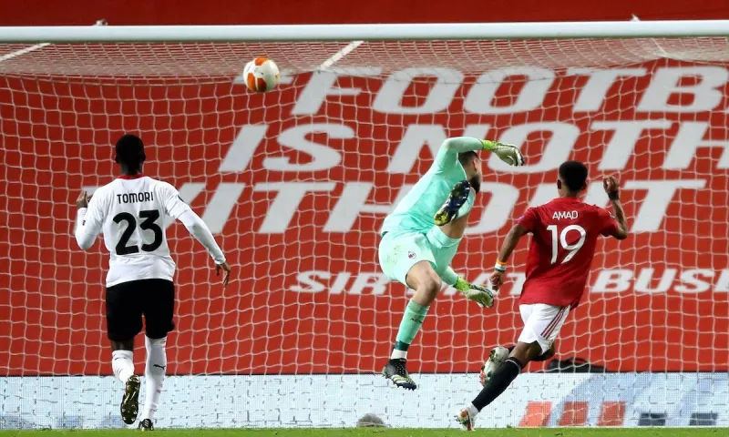 Europa League: «Παλικαρίσια» Μίλαν στο τέλος, άνετος ο Άγιαξ