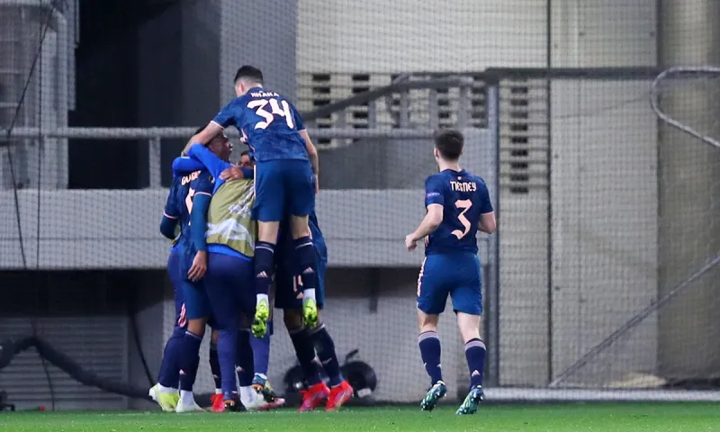 Ολυμπιακός - Άρσεναλ: Μόνος του ο Ελνενί και 1-3 (vid)
