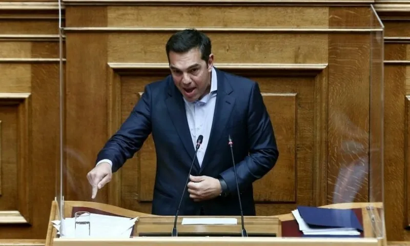 Τσίπρας σε Μητσοτάκη: «H Νέα Σμύρνη έγινε... Gotham City»