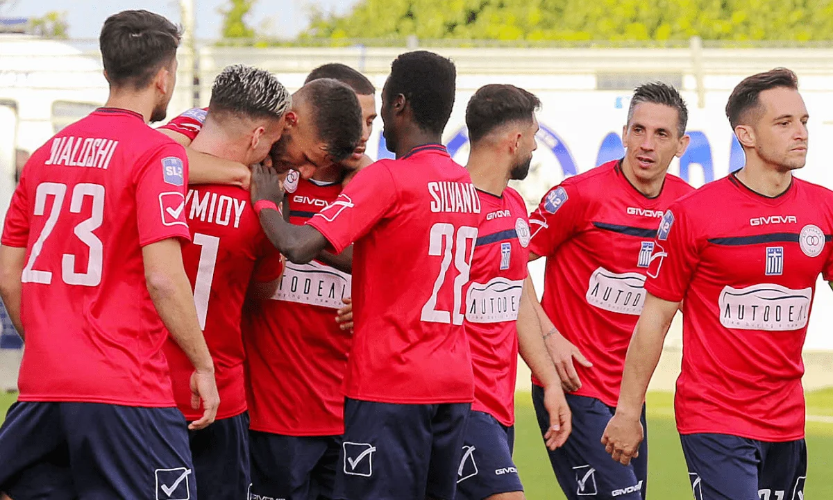 Τρίκαλα - Ιωνικός 1-0: Μπαμπάς και γιος ένα... κουβάρι! (vid)