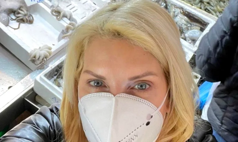 Ελένη Μενεγάκη - Instagram: Πήγε στη Βαρβάκειο και της την... «έπεσαν» - Χαμός στα σχόλια (pics)