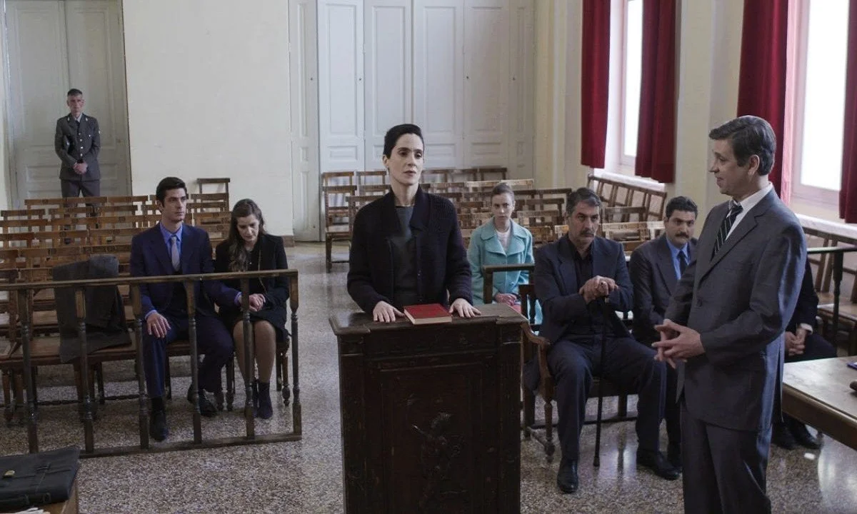 Άγριες Μέλισσες Spoiler 15/3: Αρχίζει η δίκη της Ελένης με τον Βόσκαρη (vid)