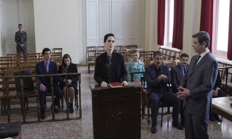 Άγριες Μέλισσες Spoiler 15/3: Αρχίζει η δίκη της Ελένης με τον Βόσκαρη (vid)