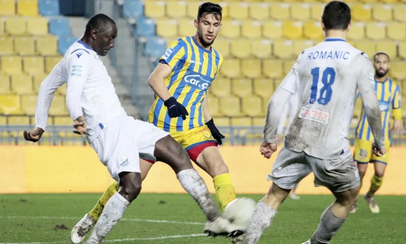 Super League 1: «Μάχες» σε Βόλο, Αγρίνιο και «Γεώργιος Καμάρας»