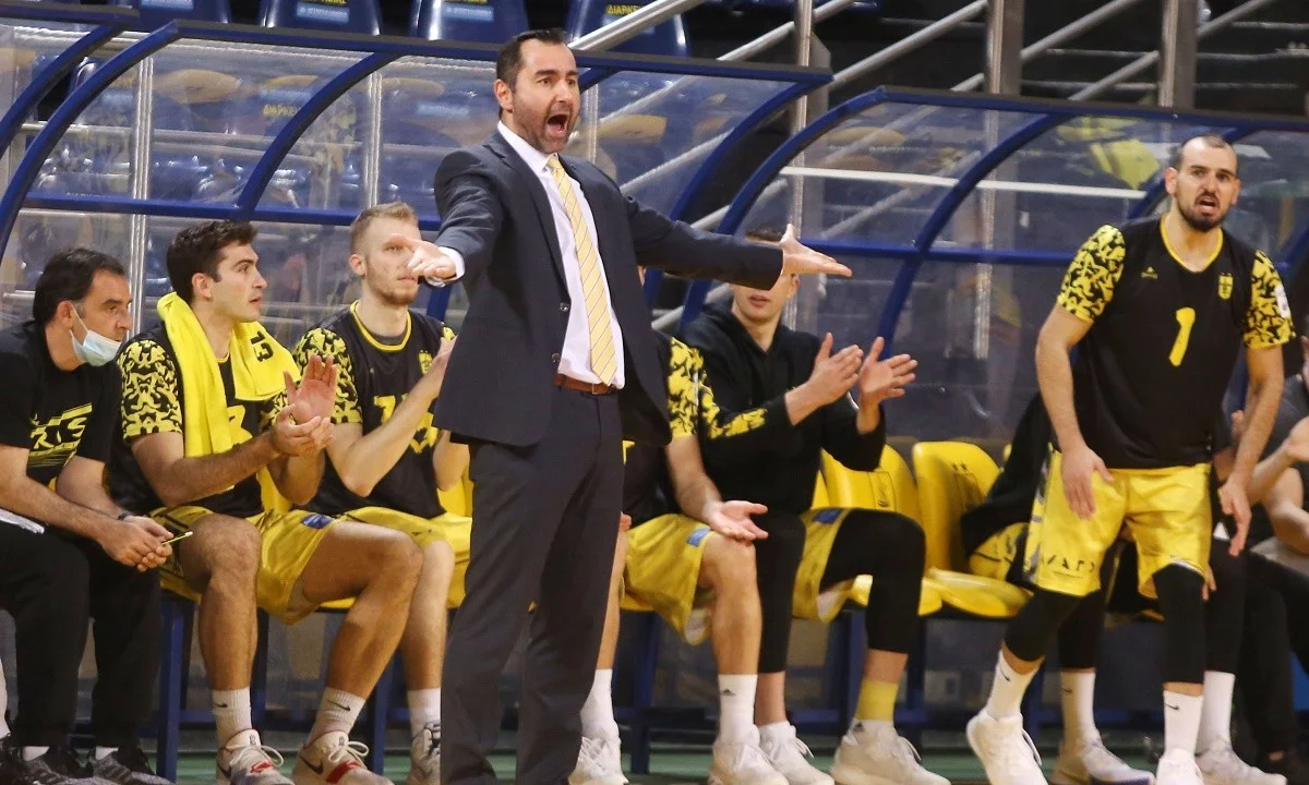 Καμπερίδης: «Θα έπρεπε να πάρουμε καλύτερες αποφάσεις»