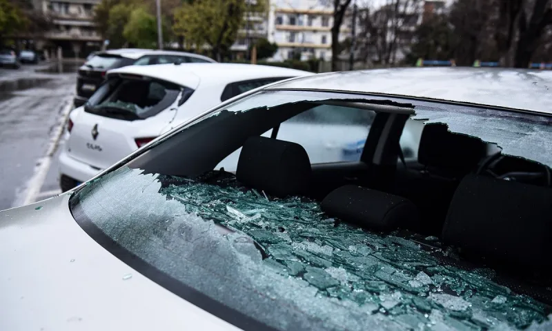 Επεισόδια στη Θεσσαλονίκη - ΕΛ.ΑΣ.: «40 κουκουλοφόροι πραγματοποιήσαν επίθεση σε οπαδούς ομάδας της πόλης»