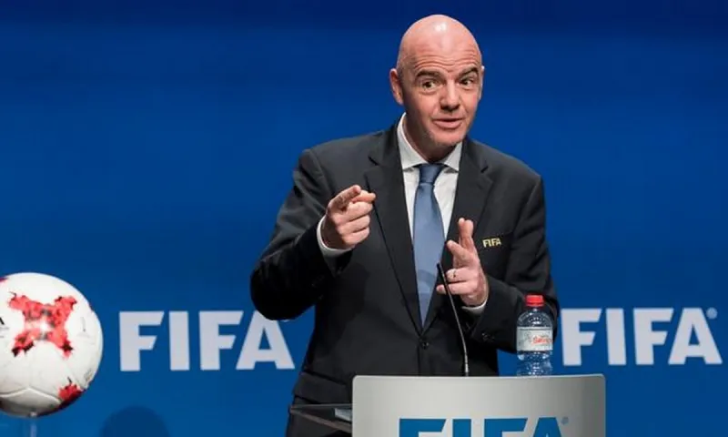 Ινφαντίνο - FIFA: Βλέπουν θετικά την βαλκανική λίγκα