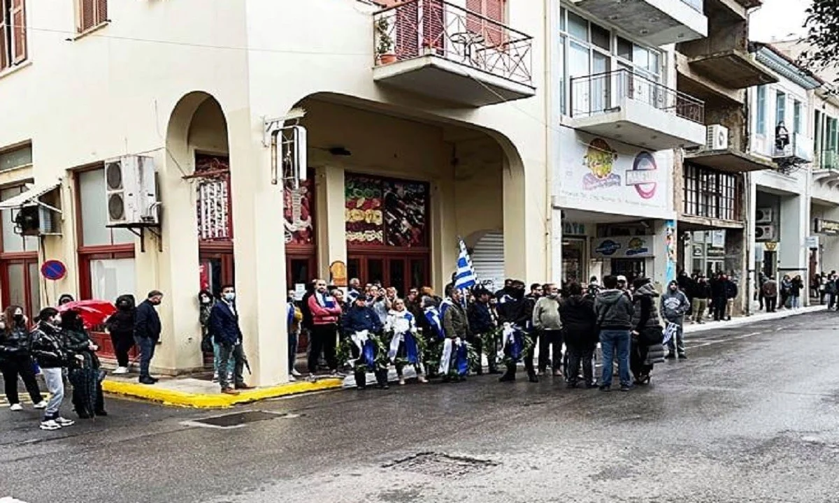 25η Μαρτίου: Η Καλαμάτα γιόρτασε την ιστορική επέτειο - Γιούχαραν Σαμαρά και άλλους