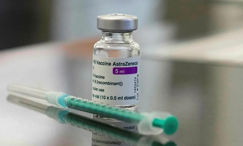 AstraZeneca: Πούλησε φθηνότερα το εμβόλιο - Το αστρονομικό ποσό που δεν έβαλε στα ταμεία της