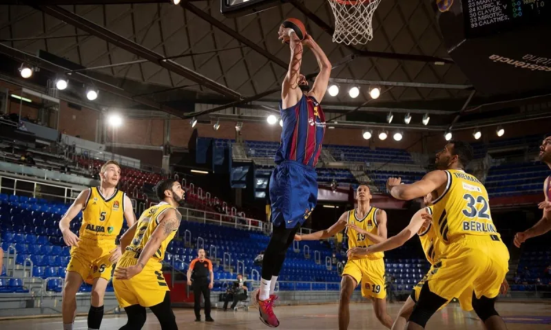 Μπαρτσελόνα- Άλμπα 80-67: Σούπερ Μίροτιτς