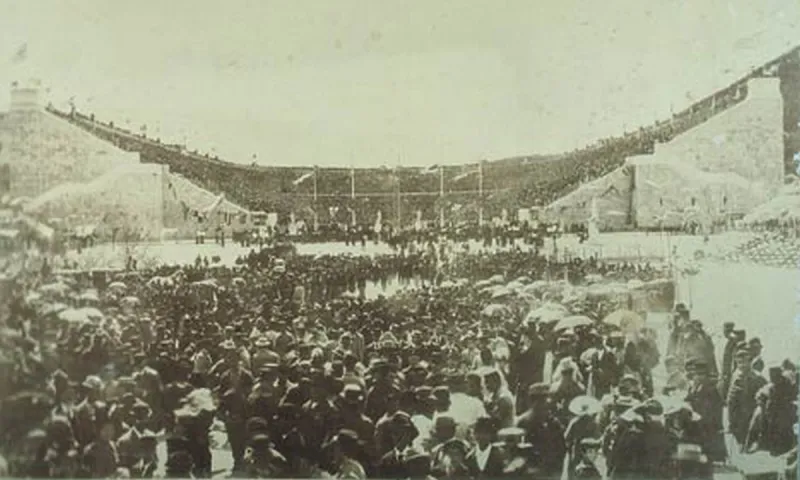 Ολυμπιακός Μαραθώνιος 1896: To κόψιμο του... νήματος από τον Σπύρο Λούη