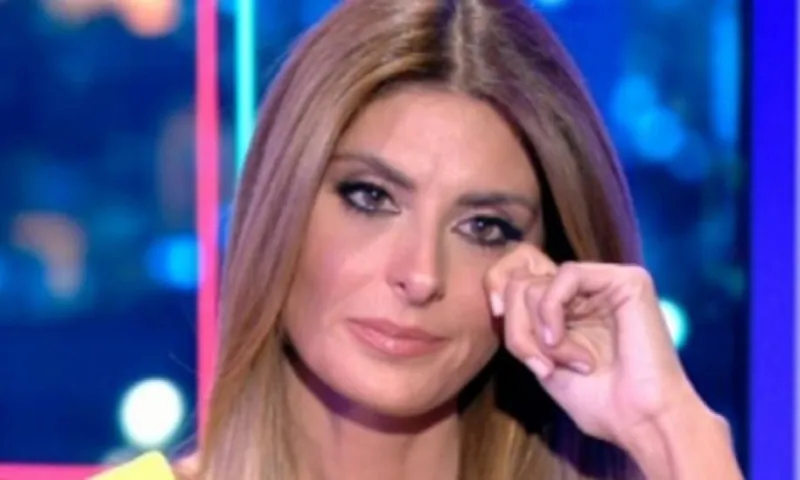 Survivor 2/4 - Δάκρυσε η Ανθή Σαλαγκούδη: «Σοκαριστικά τα μηνύματα μίσους, οι γονείς μου πήγαν στη Δίωξη» (vid)