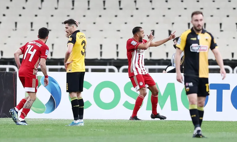 ΑΕΚ - Ολυμπιακός: Λάθος Λόπες, εύκολα ο Ελ Αραμπί το 0-3 (vid)