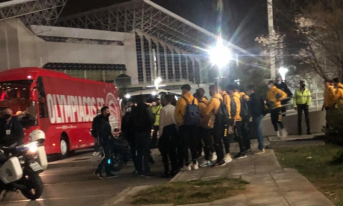 ΑΕΚ: Άγριο «κράξιμο» κι εκτός ΟΑΚΑ-Αποχώρησε όλη η ομάδα μαζί για λόγους προστασίας!
