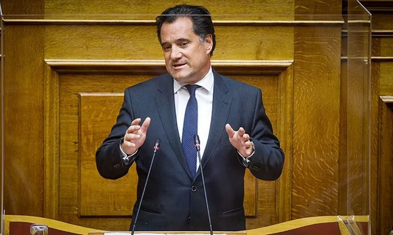 Άδωνις Γεωργιάδης: Ατύχημα μέσα στο ΚΑΤ! Χτύπησε το κεφάλι του
