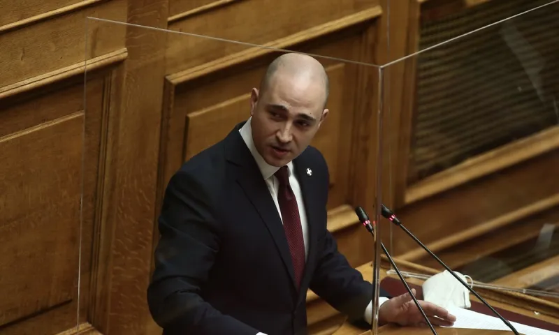 Μπογδάνος: Ζητά από τον ΠΟΥ να απολογηθεί - Το πόστερ για το Πάσχα που τον έκανε έξαλλο