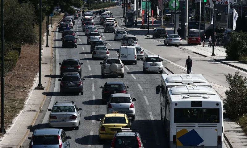 Lockdown: Τα δύο σενάρια για το Πάσχα - Τι θα γίνει στην εστίαση