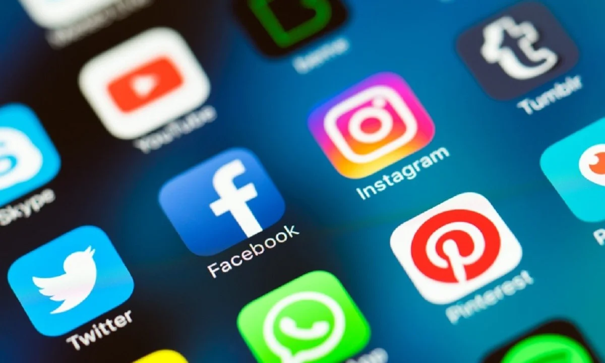 Facebook και Instagram έπεσαν - Πολλά τα προβλήματα