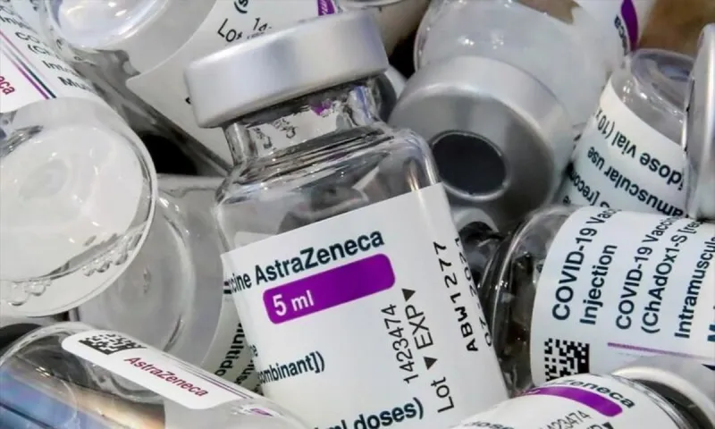 Επιτροπή Εμβολιασμού - Εμβόλιο AstraZeneca: «Να χορηγείται σε πολίτες άνω των 30 ετών»
