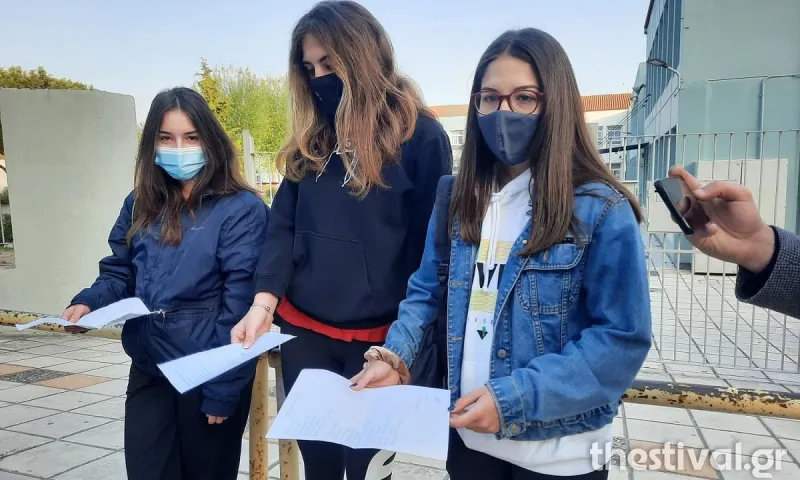 Lockdown: Επέστρεψαν στα Λύκεια με self test οι μαθητές (vids)