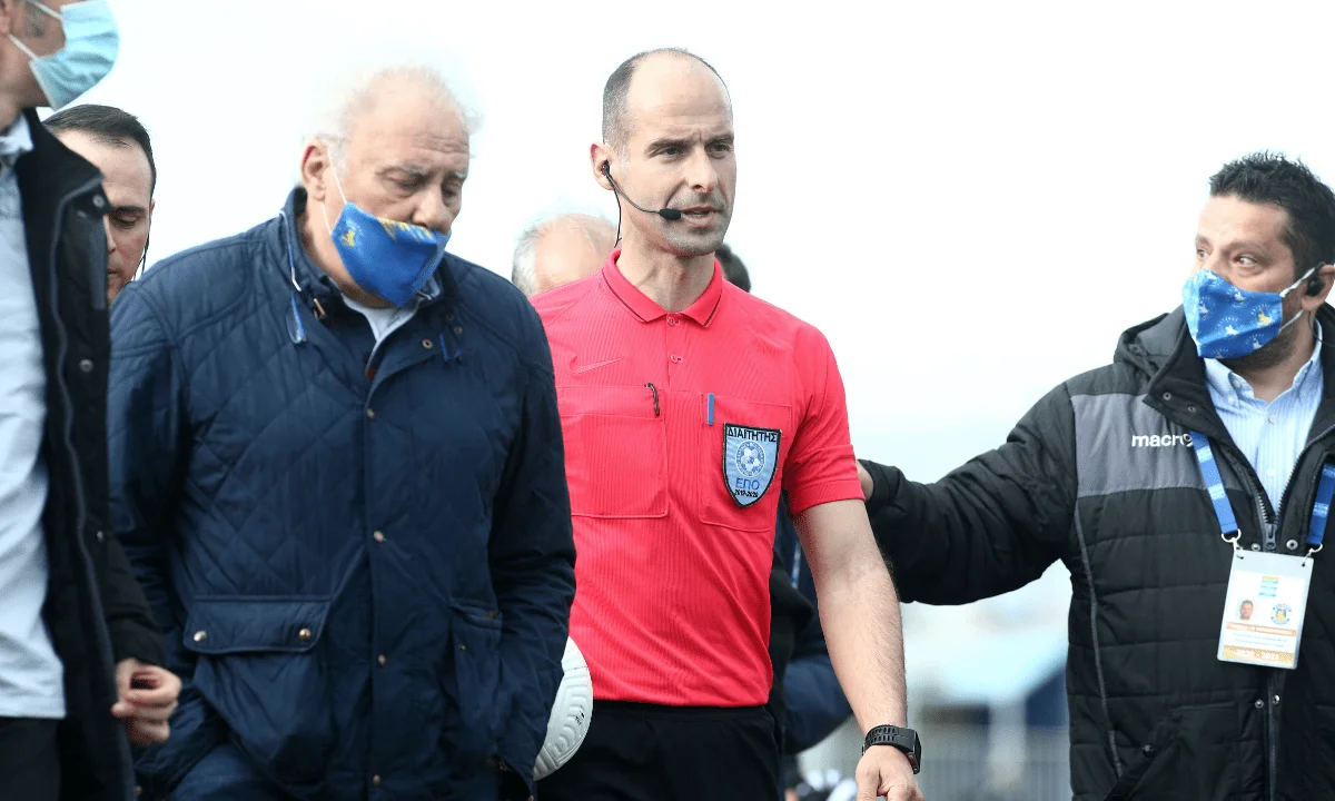 Διαιτησία: Το πέναλτι - μαρς και η άγνοια του κανονισμού! (vids)