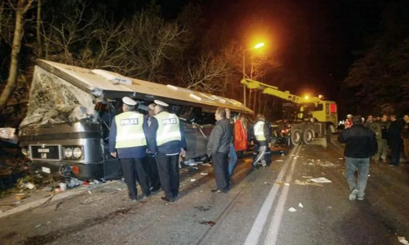 13 Απριλίου 2003: 18 χρόνια από τη τραγωδία στα Τέμπη (pics & vid)