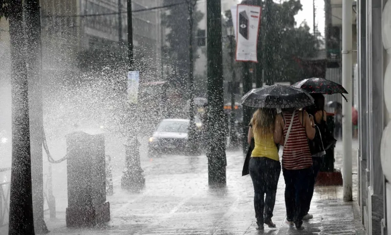 Καιρός (14/4): Νεφώσεις και τοπικές βροχές την Τετάρτη