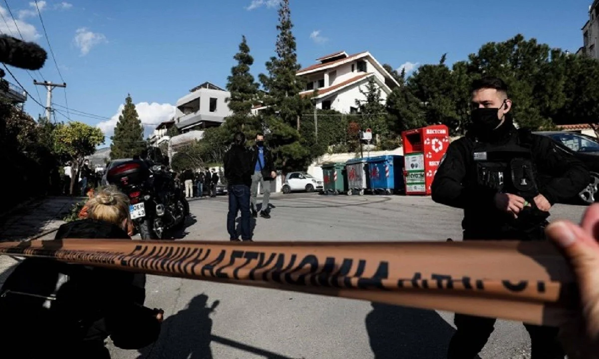 Γερμανικά Μέσα: «Γιατί έπρεπε να πεθάνει ο Γιώργος Καραϊβάζ;»