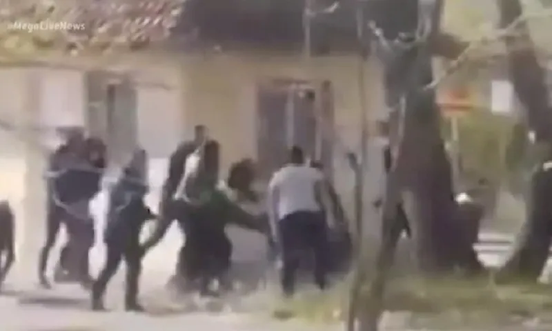 Κατερίνη: Ξυλοδαρμός πατέρα και γιου από αστυνομικούς - Έπαθε έμφραγμα ο 58χρονος (vid)