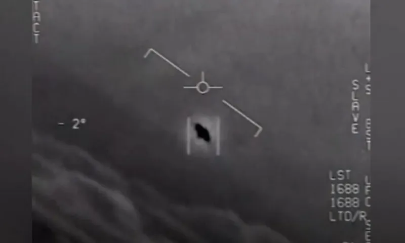 Viral: UFO παρενόχλησαν πλοία των ΗΠΑ - Το Πεντάγωνο επιβεβαιώνει: «Αυθεντικό το βίντεο»
