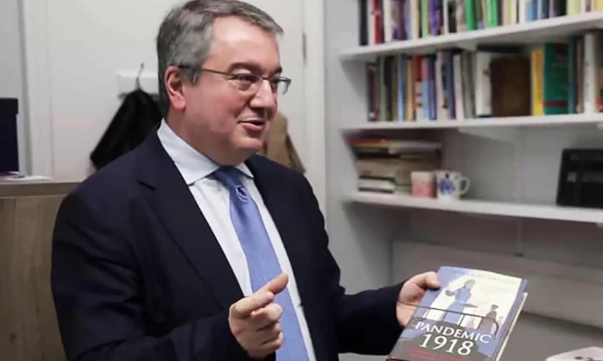 Μόσιαλος: «Στις 19 Μαΐου θα κάνω τη 2η δόση της AstraZeneca - Ποια είναι τα ποσοστά θρόμβωσης»