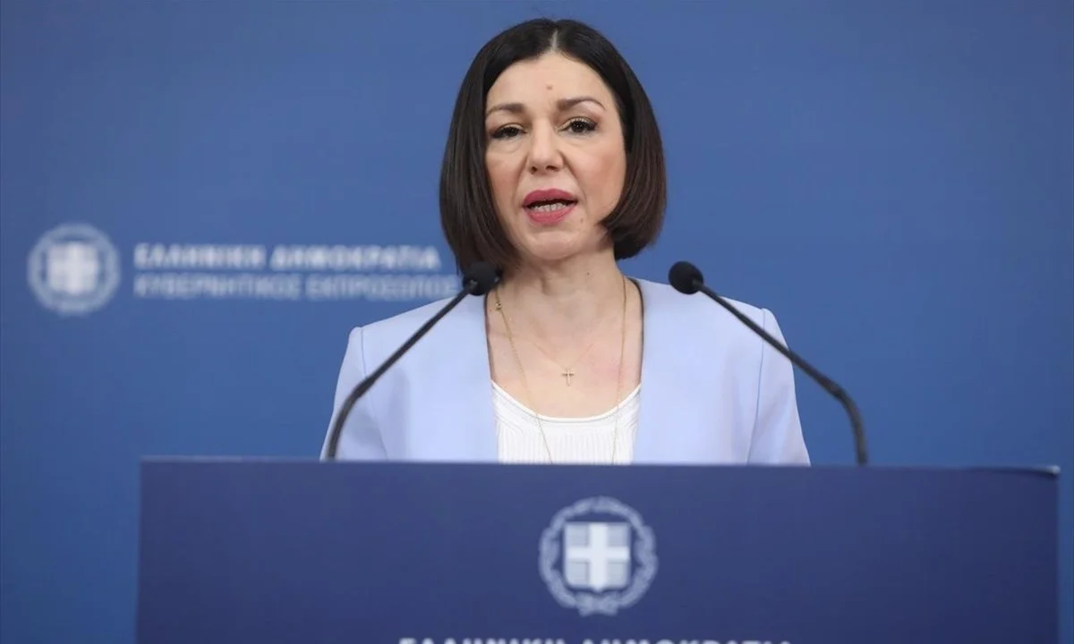 Πελώνη: «Νωρίτερα στην Ελλάδα 1,2 εκατομμύρια εμβόλια»