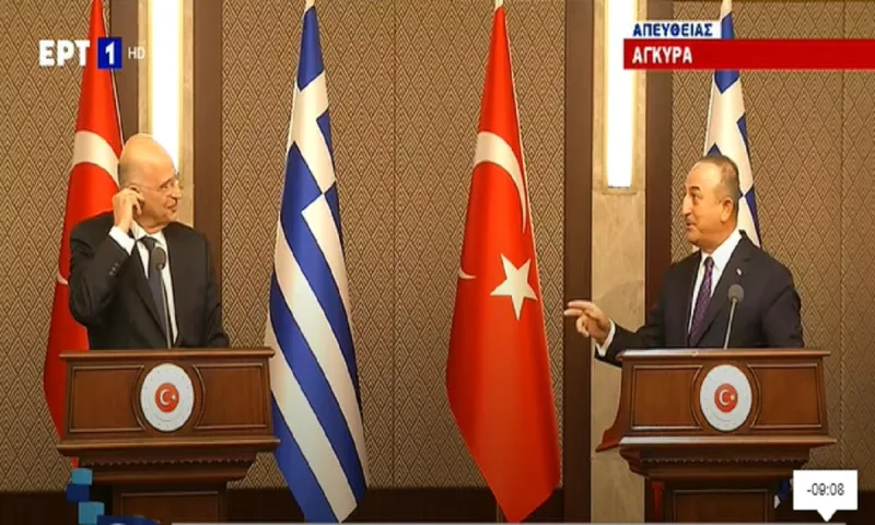 Τσαβούσογλου: Προκλητικές οι δηλώσεις Δένδια - Δένδιας: Εδώ πετάτε πάνω από ελληνικό έδαφος