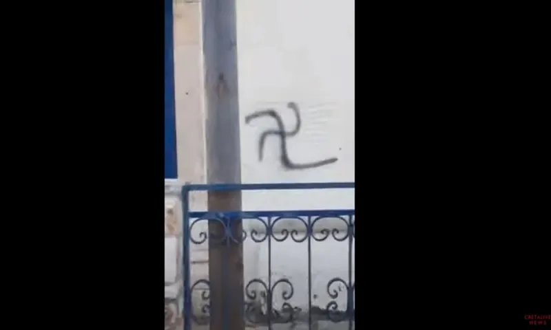 Κρήτη: Ανήλικοι προκάλεσαν φθορές στη Χερσόνησο - Ζωγράφισαν σβάστικα σε σπίτι Πακιστανών (vid)