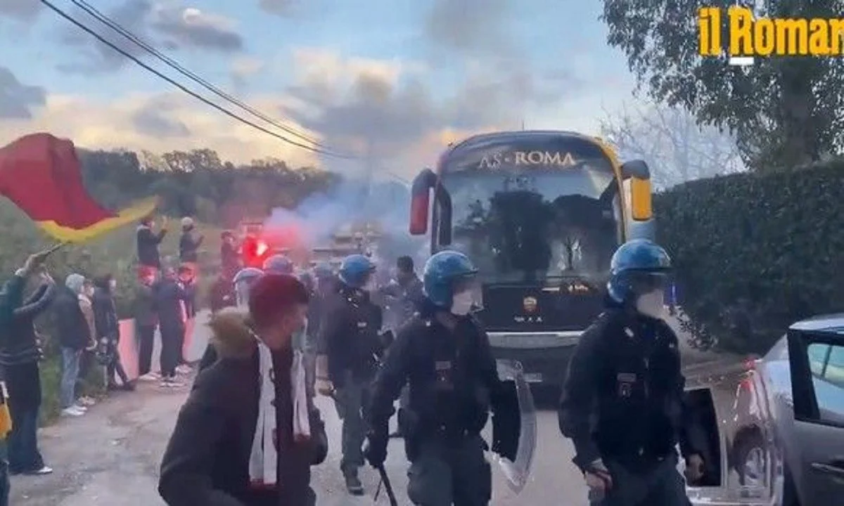 Ρόμα: Τρομερή υποδοχή οπαδών πριν από τον Άγιαξ (vid)