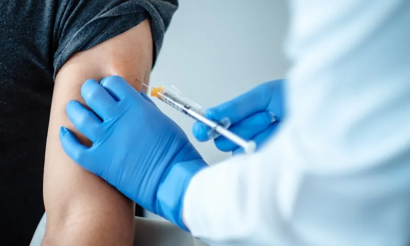 Εμβολιασμός: Ανοίγει η πλατφόρμα για 800.000 πολίτες - Ποιους αφορά, ποιες κατηγορίες ακολουθούν