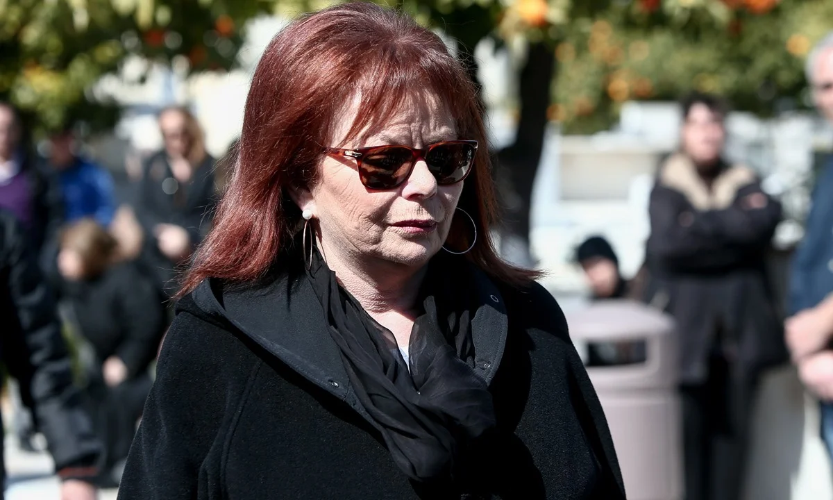 Δύσκολες ώρες για τη Νόρα Κατσέλη – Σε σοβαρή κατάσταση στο νοσοκομείο