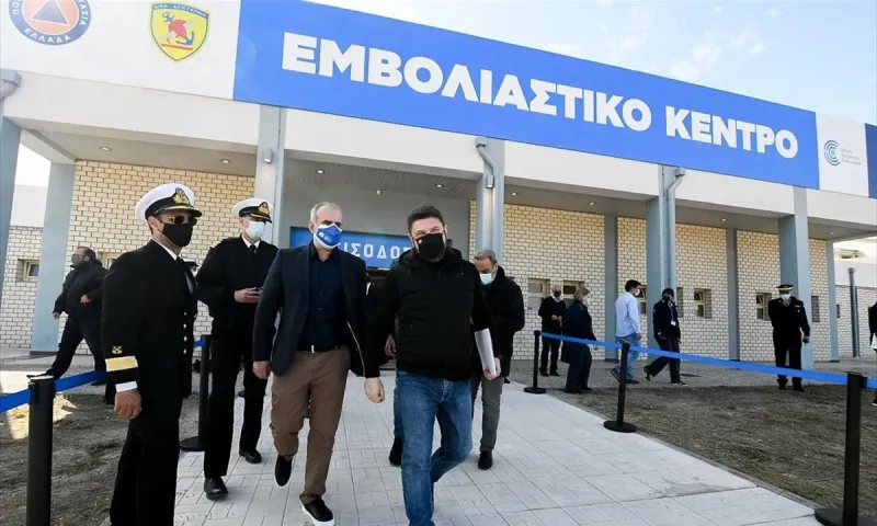 Κορονοϊός - Απίστευτο: Διακοπή εμβολιασμών λόγω αργίας!