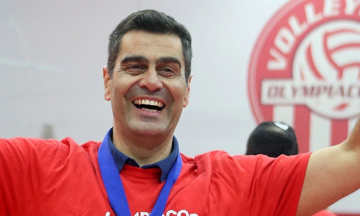 Ολυμπιακός: Ανανέωσε με Καζάζη - Τι δήλωσε ο προπονητής