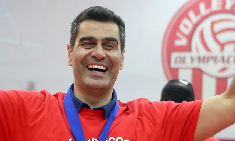 Ολυμπιακός: Ανανέωσε με Καζάζη - Τι δήλωσε ο προπονητής