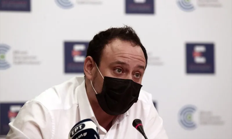 Μαγιορκίνης - Κορονοϊός: «Το εμβόλιο προστατεύει το άτομο για 1 με 2 χρόνια»