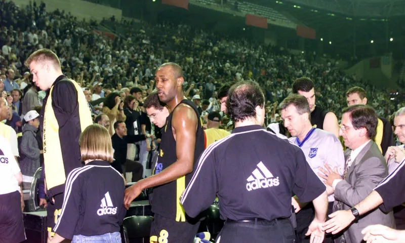 Euroleague: Η «κονταρομαχία» της ΑΕΚ με την Κίντερ στον τελικό