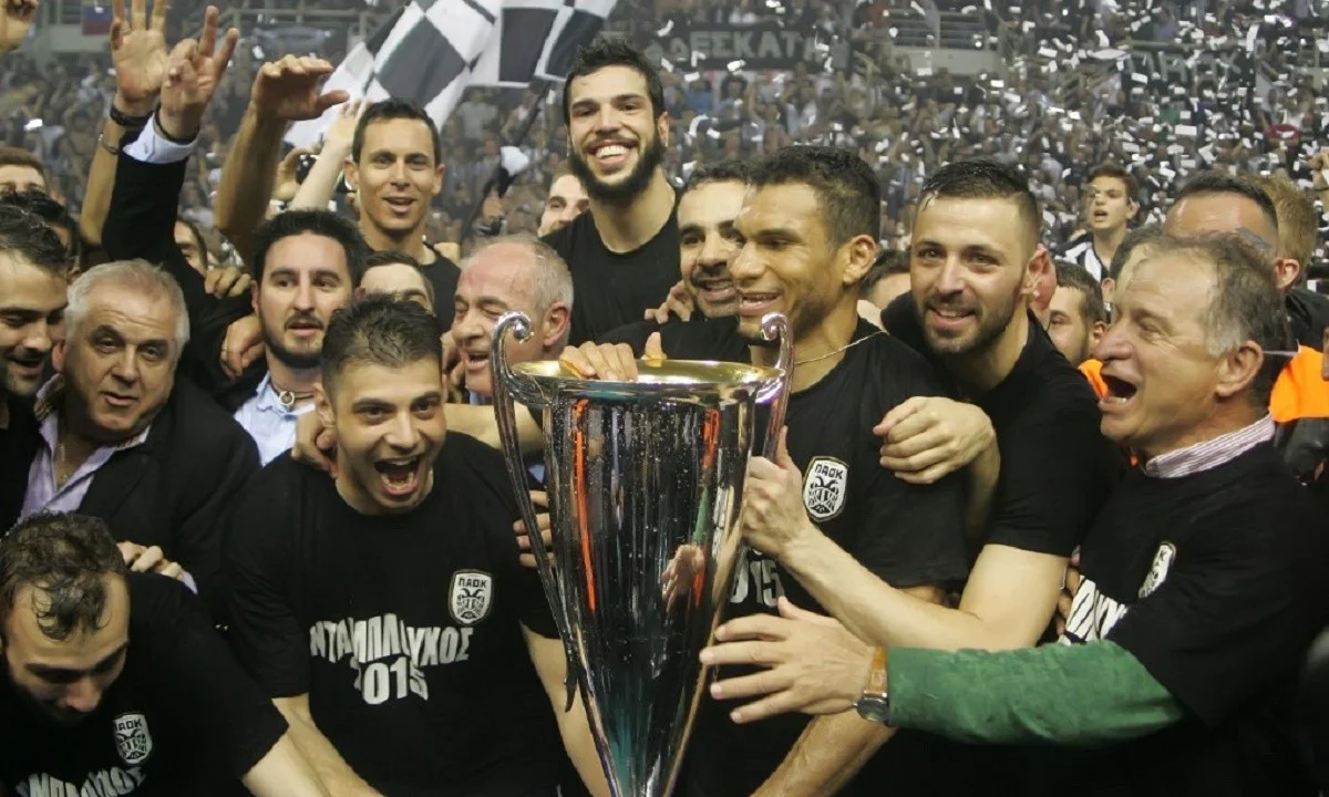 ΠΑΟΚ Βόλεϊ: Νταμπλούχος μπροστά σε 10.000 κόσμο