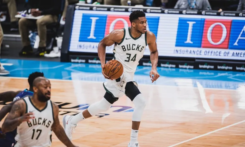 NBA: Χτύπησε ο Αντετοκούνμπο - Ήττα σοκ για Μπακς με απίθανο Πόρτερ Τζούνιορ (vids)