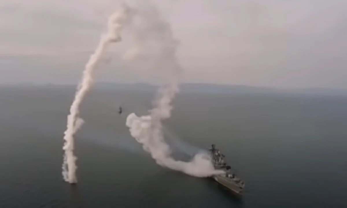 Επικό fail των Ρώσων με εκτόξευση πυραύλου Kalibr από πλοίο - Toυς δίνουν στην Ελλάδα