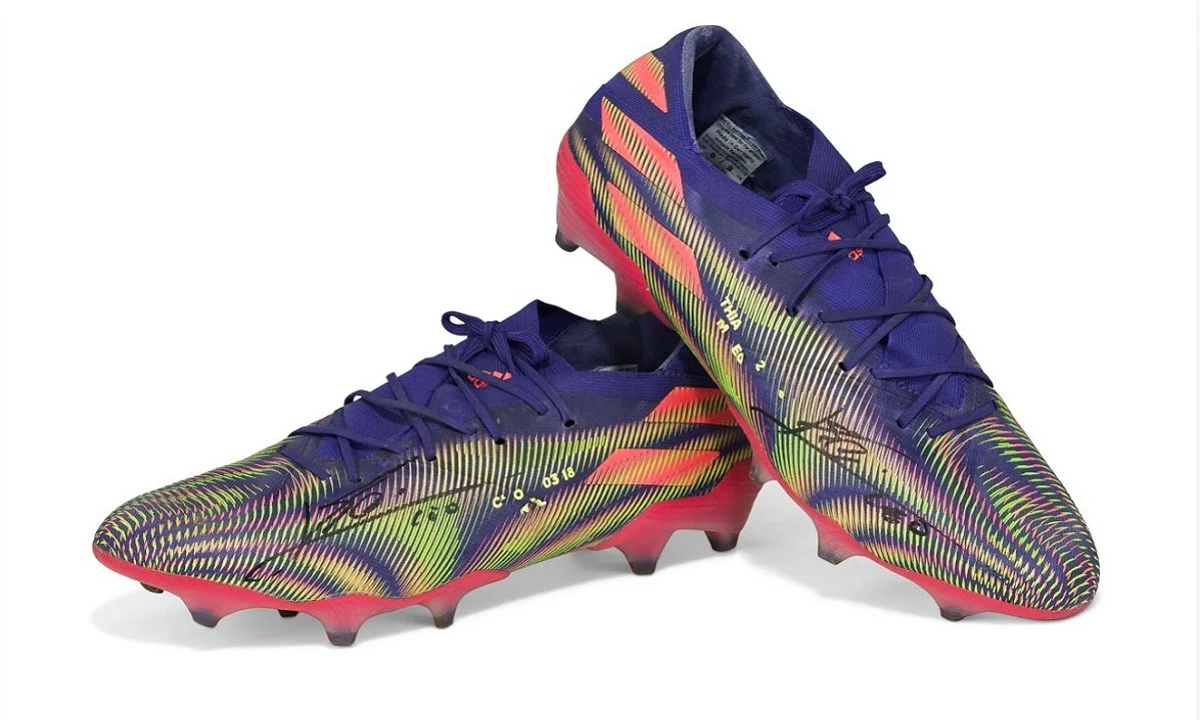 Μέσι: Για «ασύλληπτο» ποσό πωλήθηκαν τα παπούτσια με τα οποία ξεπέρασε τον Πελέ