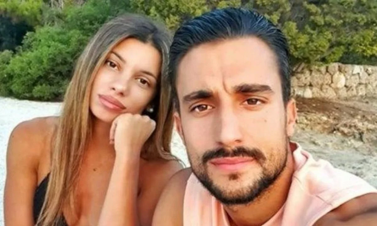 Survivor: Ο Σάκης και η Μαριαλένα ερωτευμένοι στις διακοπές τους (vid)