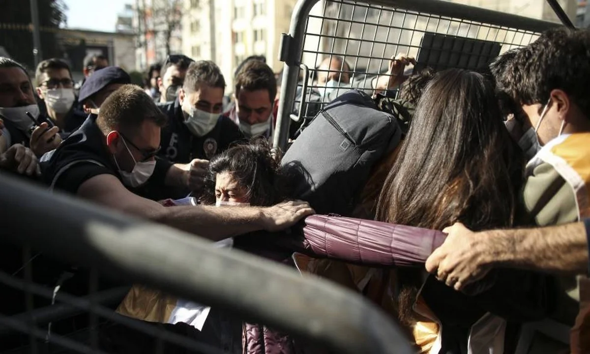 Τουρκία: Ούτε την Πρωτομαγιά δεν τους άφησε να γιορτάσουν ο Ερντογάν (pics)