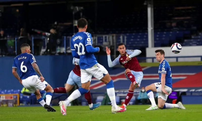 Έβερτον - Άστον Βίλα 1-2: Έμεινε μακριά από την πρώτη εξάδα